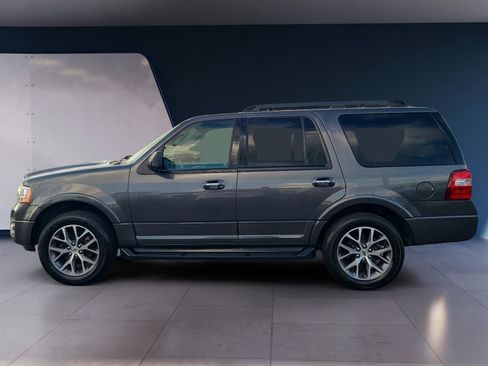 Used 2017 Ford Expedition XLT w/ Equipment Group 202A RWD image 2