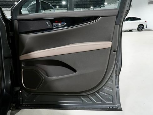 Used 2023 Lincoln Nautilus Reserve w/ Monochromatic Package image 27