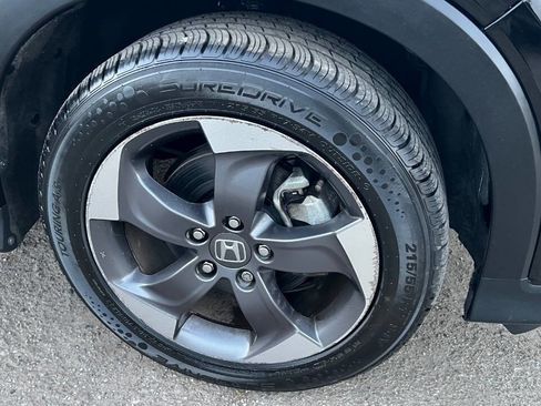 Used 2018 Honda HR-V EX image 32