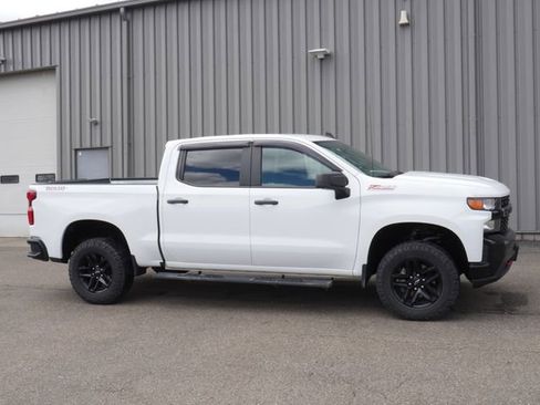 Used 2021 Chevrolet Silverado 1500 Custom Trail Boss w/ LPO, Dark Essentials Package image 2