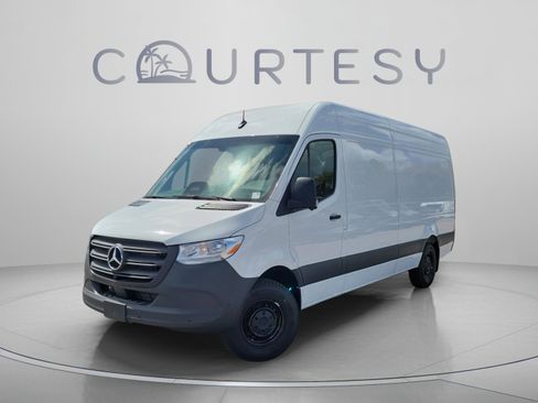 Used 2026 Mercedes-Benz Sprinter 2500 image 1