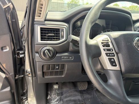 Used 2017 Nissan Titan S RWD image 14