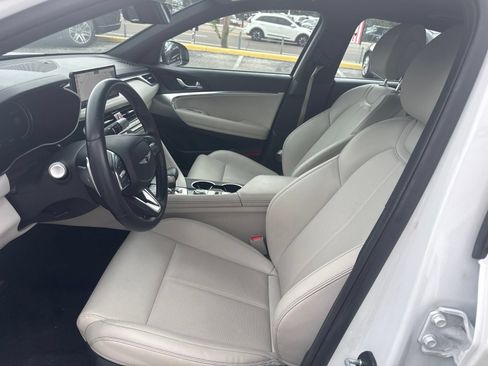 Used 2025 Genesis G70 2.5T AWD/4WD image 8