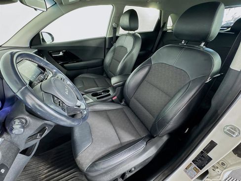Certified 2022 Kia Niro LXS image 11