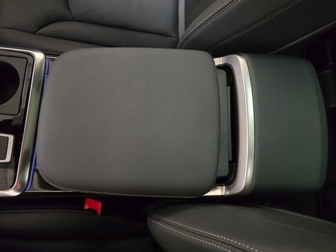 Certified 2025 Audi Q7 3.0T Premium w/ Convenience Package image 27