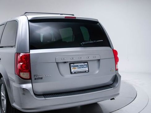 Used 2019 Dodge Grand Caravan SXT FWD image 4