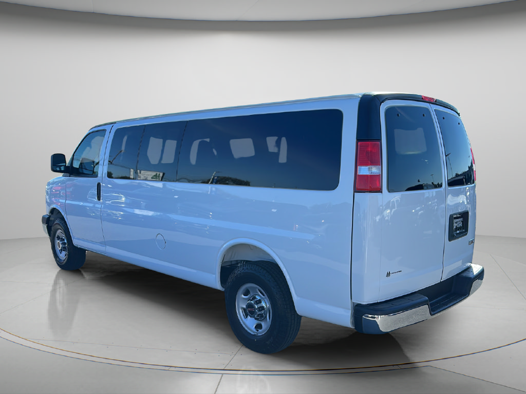 Used 2025 GMC Savana 3500 LT w/ LT Preferred Equipment Group RWD image 4