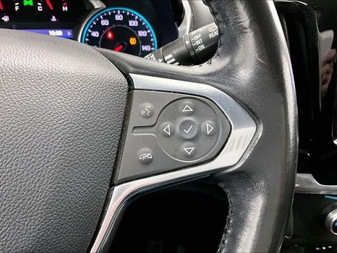 Used 2021 Chevrolet Traverse LT image 24