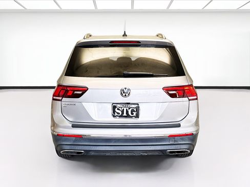 Used 2021 Volkswagen Tiguan SE image 5