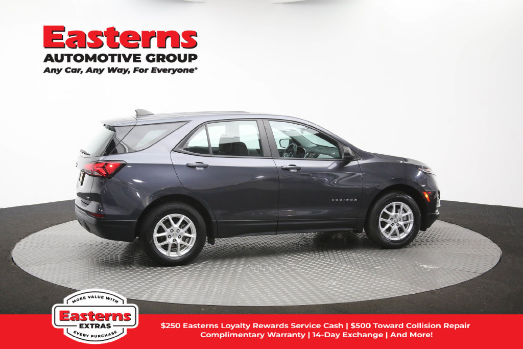 Used 2022 Chevrolet Equinox LS AWD/4WD image 45