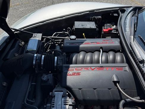 Used 2006 Chevrolet Corvette Coupe w/ Preferred Equipment Group RWD image 8