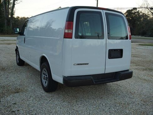 Used 2010 Chevrolet Express 1500 RWD image 13