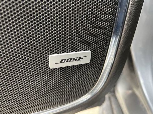 Used 2018 Chevrolet Suburban LT image 25