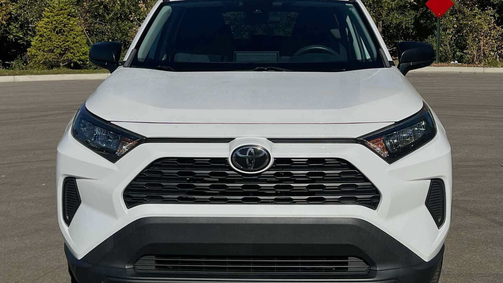 Used 2019 Toyota RAV4 LE FWD image 22