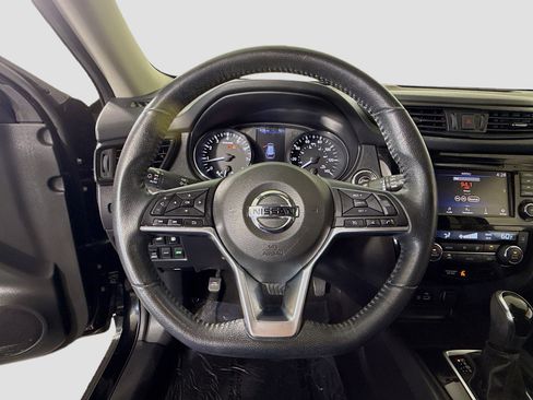 Used 2019 Nissan Rogue SV AWD/4WD image 13