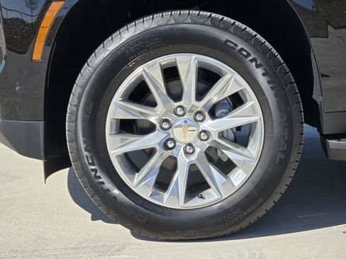 New 2026 Chevrolet Suburban Premier image 8