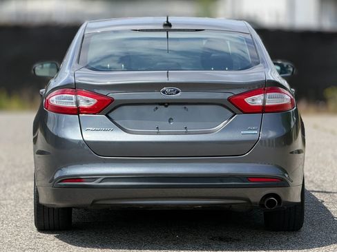 Used 2013 Ford Fusion SE FWD image 4