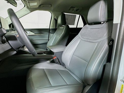 New 2026 Ford Explorer Active w/ Active Comfort Package image 10