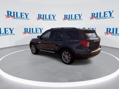 Certified 2023 Ford Explorer XLT w/ Equipment Group 202A AWD/4WD image 9