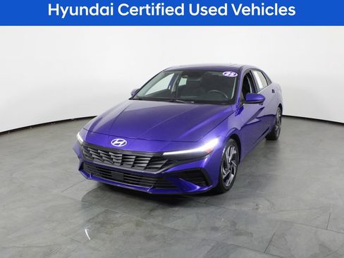Certified 2025 Hyundai Elantra SEL FWD image 2