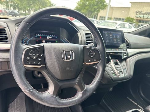 Used 2023 Honda Odyssey Sport image 16