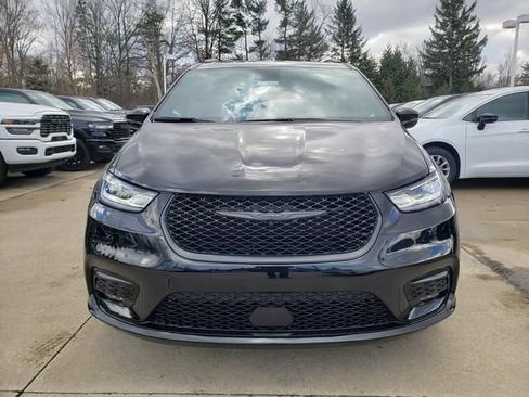 New 2026 Chrysler Pacifica Select w/ S Appearance Package AWD/4WD image 2