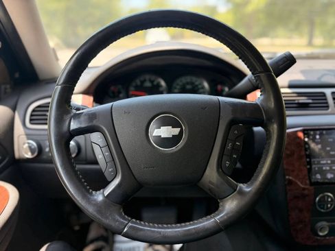 Used 2009 Chevrolet Tahoe LT w/ Luxury Package AWD/4WD image 13