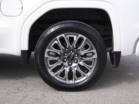 Used 2024 GMC Sierra 1500 Denali Ultimate AWD/4WD image 11