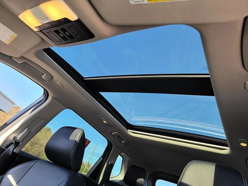 Certified 2023 Nissan Rogue SL image 17