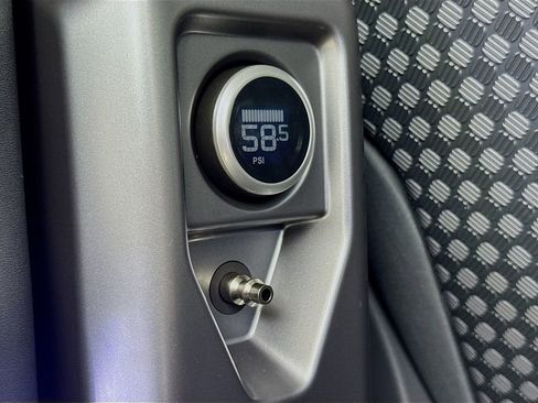 Used 2022 Land Rover Defender 90 X-Dynamic S AWD/4WD image 29