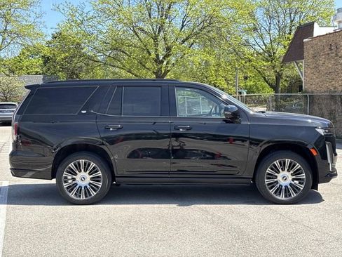 Used 2022 Cadillac Escalade Sport Platinum AWD/4WD image 4