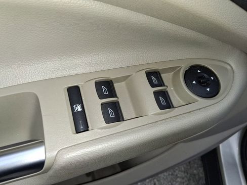 Certified 2018 Ford Escape SE image 13