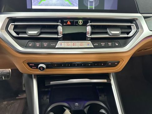 Used 2022 BMW 330i xDrive Sedan w/ M Sport Package image 23