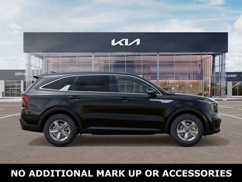 New 2026 Kia Sorento LX FWD image 7