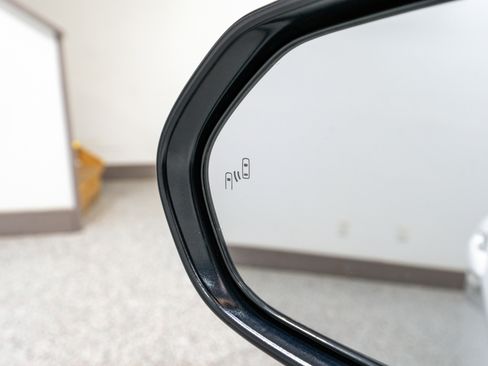 Used 2024 Toyota Camry SE image 13