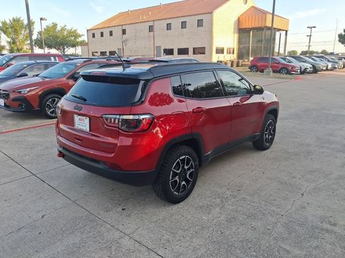 Used 2025 Jeep Compass Trailhawk AWD/4WD image 7