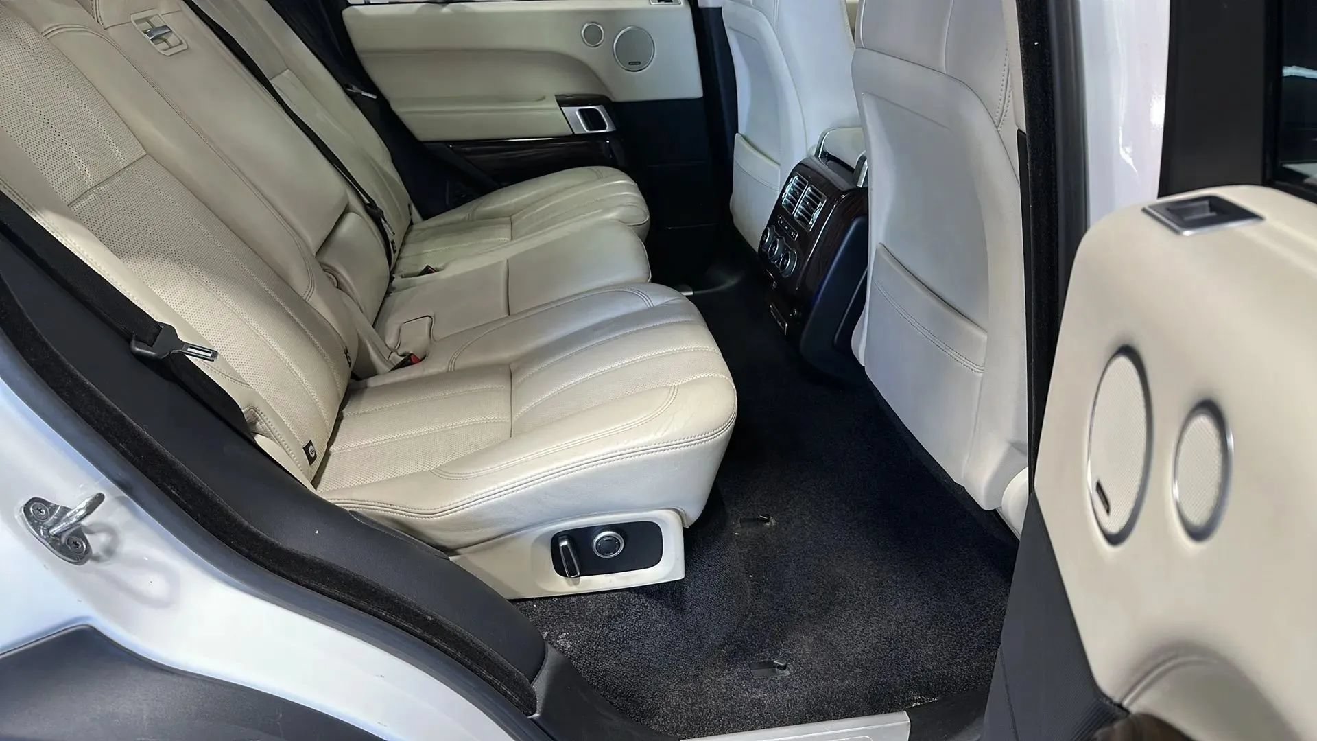Used 2016 Land Rover Range Rover HSE AWD/4WD image 17