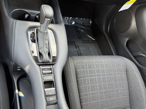 Used 2024 Honda HR-V LX image 25