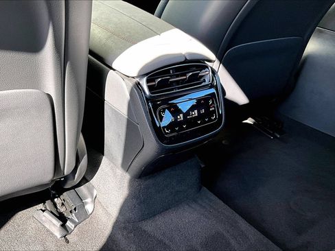 Used 2023 Mercedes-Benz EQS 580 4MATIC Sedan w/ Exclusive Trim Package image 32