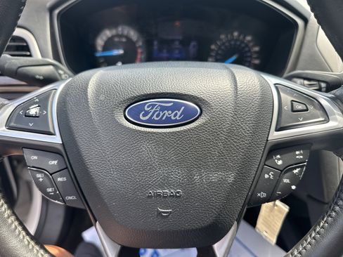 Used 2013 Ford Fusion SE FWD image 12