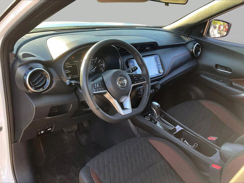Used 2021 Nissan Kicks SR FWD image 14