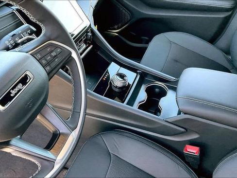 New 2026 Jeep Grand Cherokee Laredo X AWD/4WD image 8