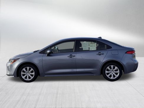 Used 2022 Toyota Corolla LE image 4