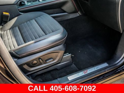 Used 2025 Ford Explorer ST-Line w/ ST-Line Street Pack AWD/4WD image 18