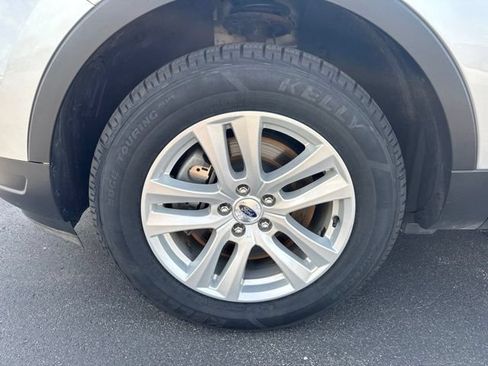 Used 2019 Ford Explorer XLT w/ Equipment Group 202A AWD/4WD image 9