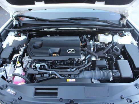 Used 2024 Lexus ES 300h w/ Premium Package image 31