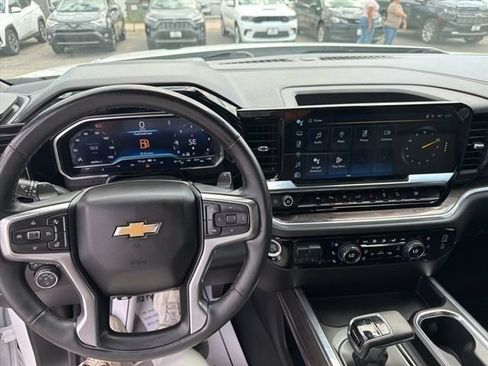 Used 2024 Chevrolet Silverado 1500 LTZ AWD/4WD image 26