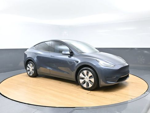 Used 2023 Tesla Model Y Long Range AWD/4WD image 4
