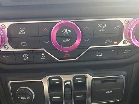 Used 2021 Jeep Gladiator Mojave AWD/4WD image 16