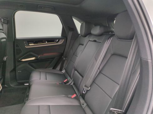 New 2026 Porsche Cayenne AWD/4WD image 16